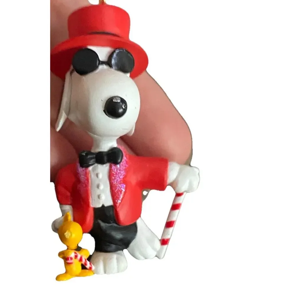 Hallmark Ornament Joe Cool Spotlight on Snoopy Series Top Hat Figure Vtg 2003